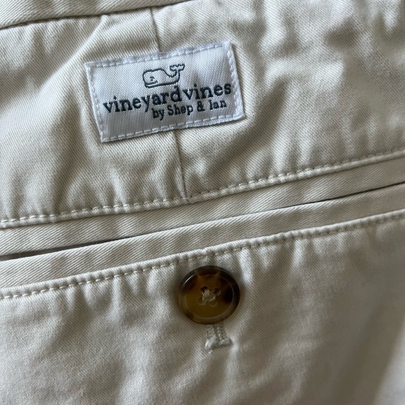 Vineyard Vines Classic Cream Flat Front Shorts 6 inch inseam 38 W - Picture 3 of 4